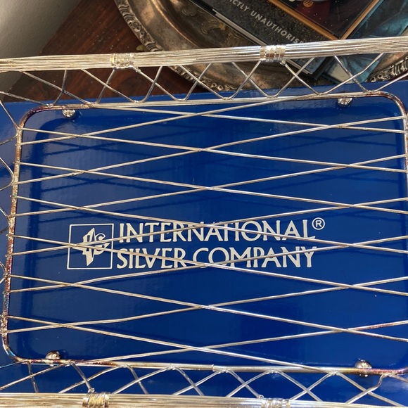 NIB International Silver serving tray with liner - Picture 5 of 10